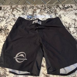 GREAT CONDITION Fuji Sports Black Size 30 men’s Brazilian Jin Jitsu Shorts SZ M